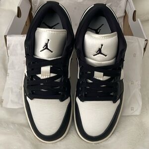 WMNS Air Jordan 1 Low SE